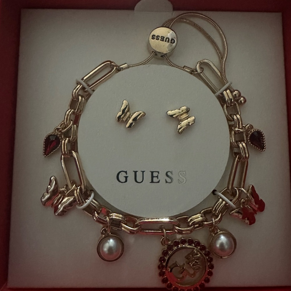 🪴Guess Gold-Tone Charm Bracelet and Earrings Set